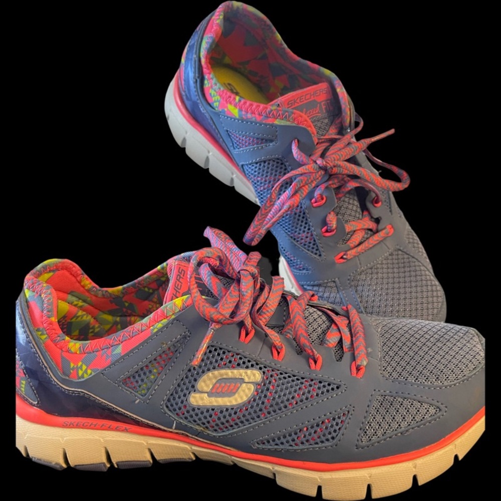 SKETCHERS 8.5 COMFORT FIT GEL INFUSED MEMORY FOAM COLORFUL LIKE NEW WORE 1INSIDE